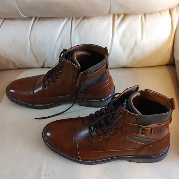 Designer boots by Steve Madden - Picture 2 of 2